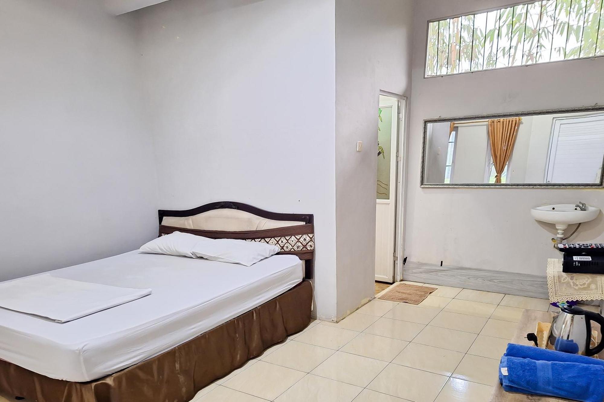 Reddoorz At Kampung Istal Bogor Hotel Eksteriør billede